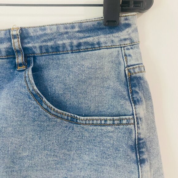 Classic Light Blue Denim Shorts – XL, Made in China - Picture 7 of 17